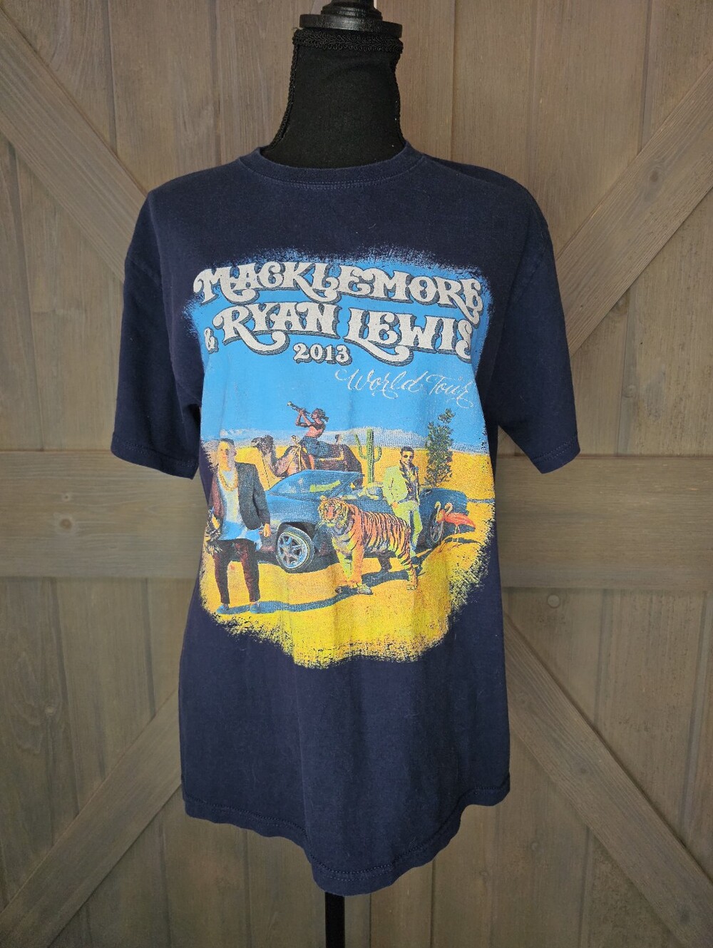 Macklemore & Ryan Lewis 2013 World Tour Tshirt sz Medium